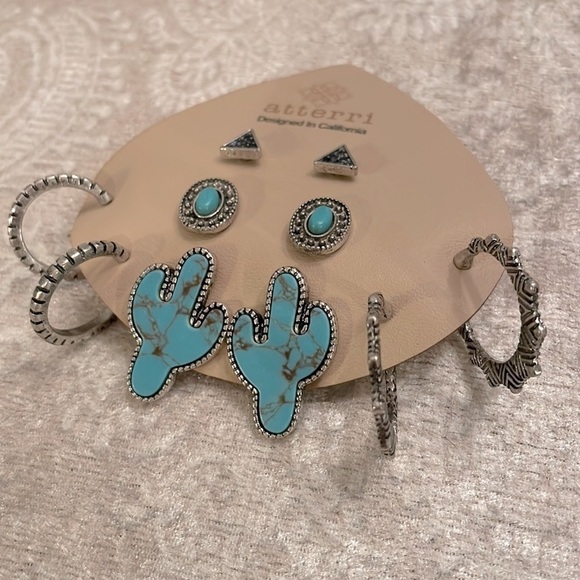 Brand New Atterri Southwest Silver Tone & Turquoise Set of 5 Pairs of Earrings - Picture 8 of 12